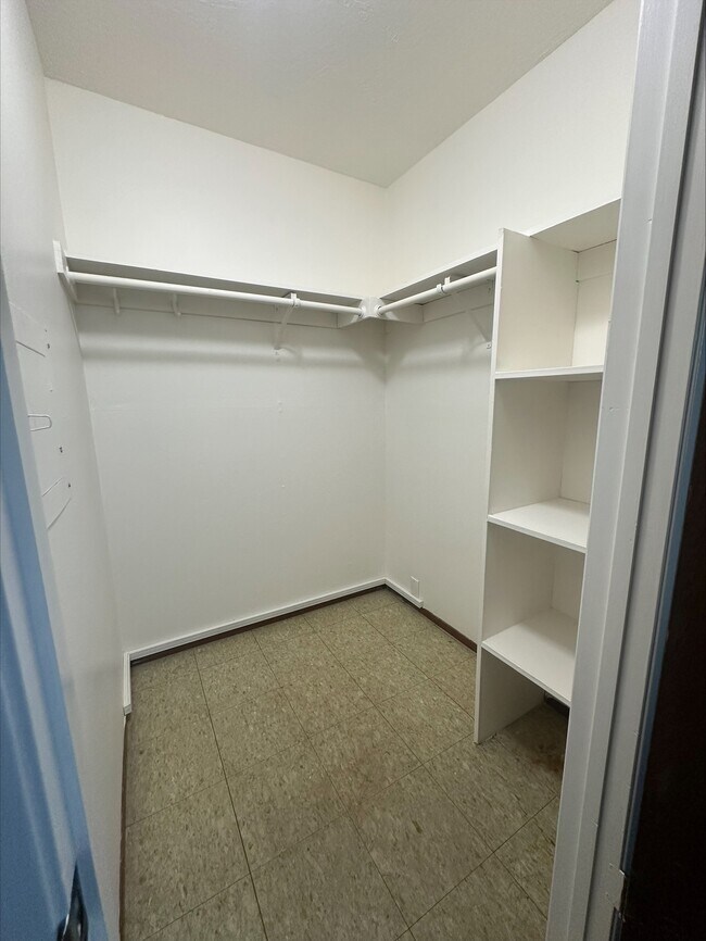 Building Photo - 3540 Northwood Dr.