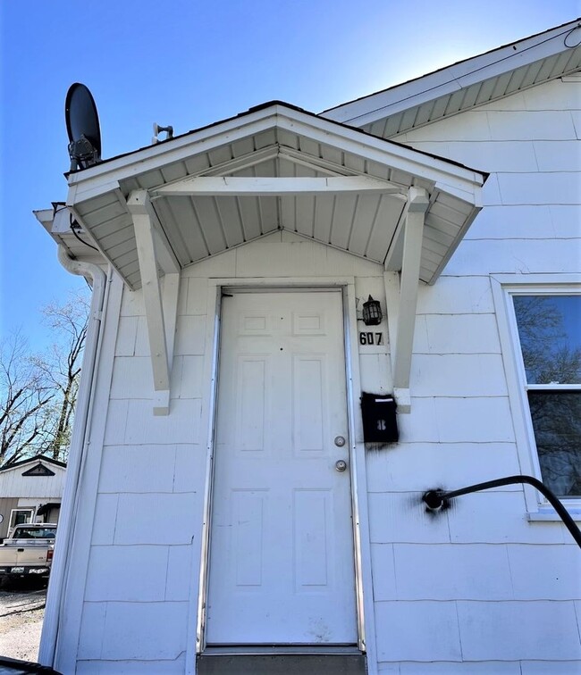 Building Photo - Convenient Duplex Located in Union City!