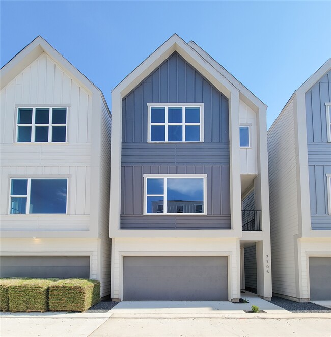 Building Photo - 7705 Earl Rudder Wy