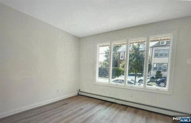 Building Photo - 453 Banta Ave