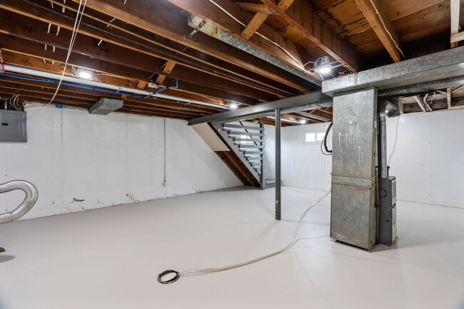 Building Photo - Stunning Brick Duplex with private partially finished basement in Kirkwood