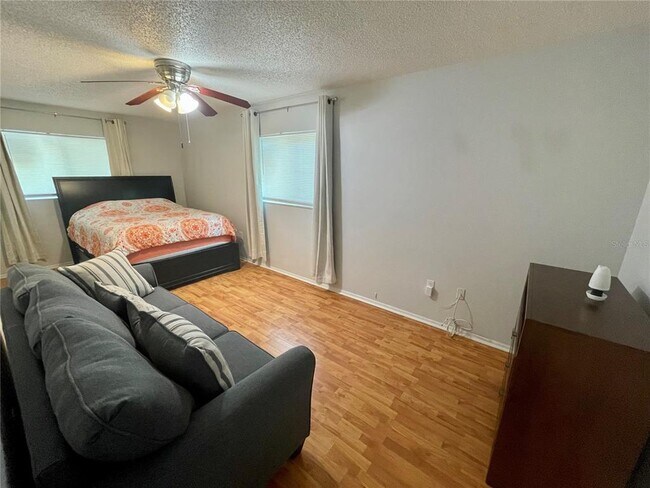 Building Photo - 2101 Utica Dr