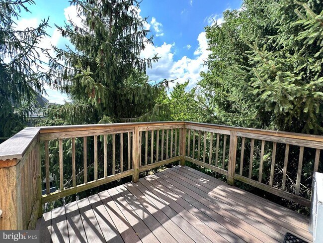 Building Photo - 410 North St