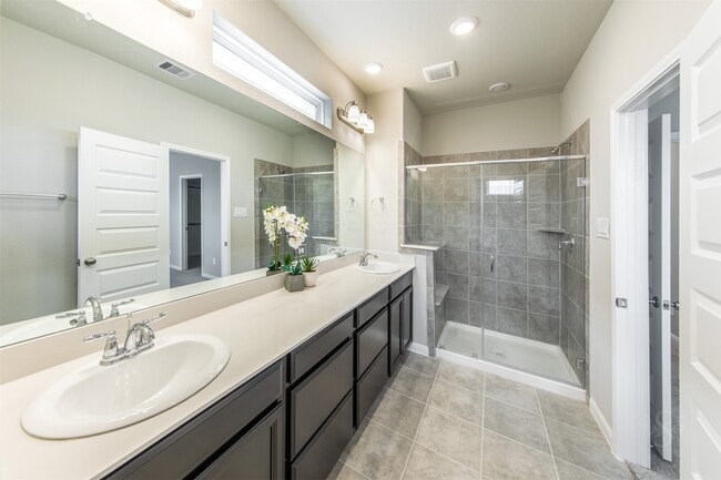 Building Photo - 1524 Beach Oak Dr