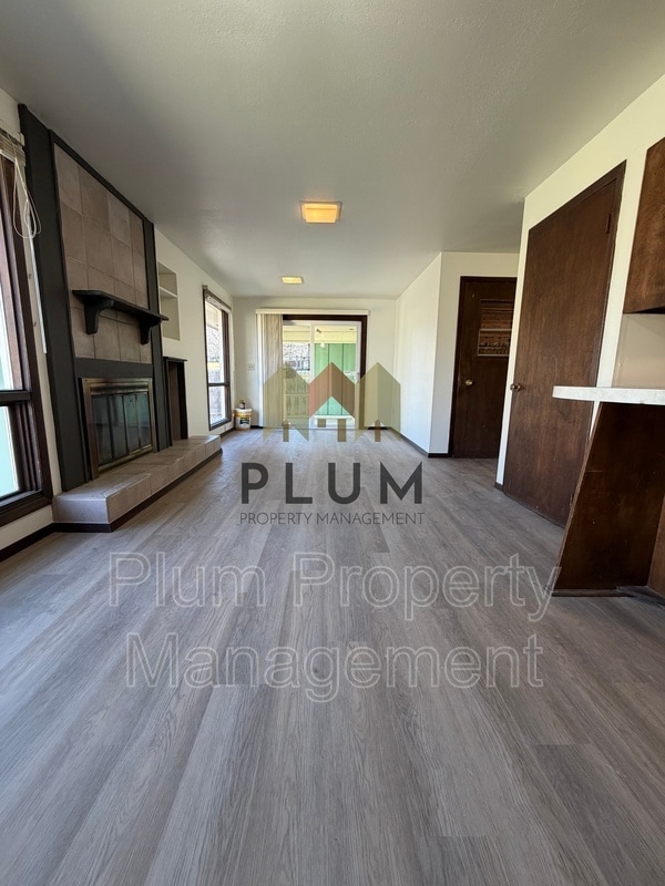 Building Photo - 1402 Khanabad Way