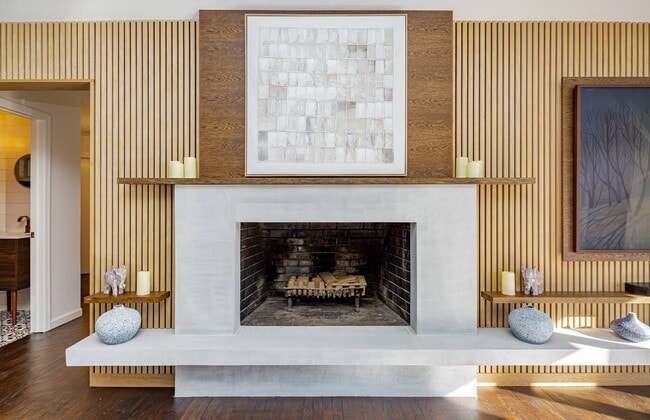 Building Photo - 89 Pantigo Rd