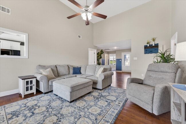 Building Photo - 1044 Charles Thomas Dr
