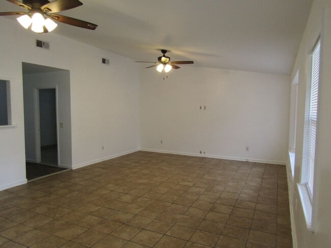 Building Photo - 1087 Desert Shield St