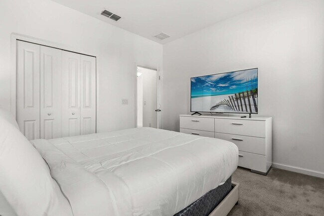 Building Photo - 230 Ballo Dr