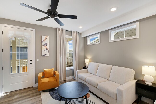 Building Photo - 214 Great Loop E Dr