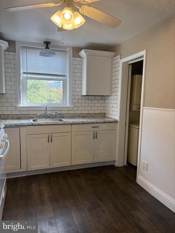 Building Photo - 611 Broadway