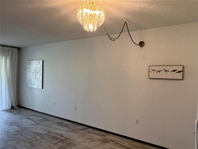 Building Photo - 1100 E Bay Dr