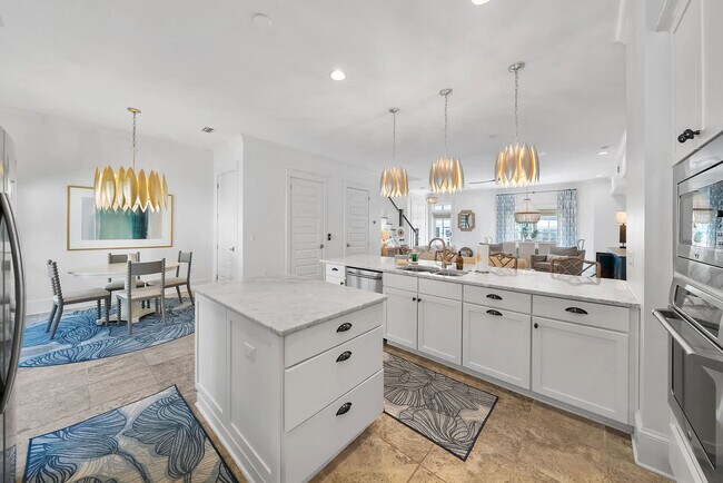 Building Photo - 49 Pleasant St