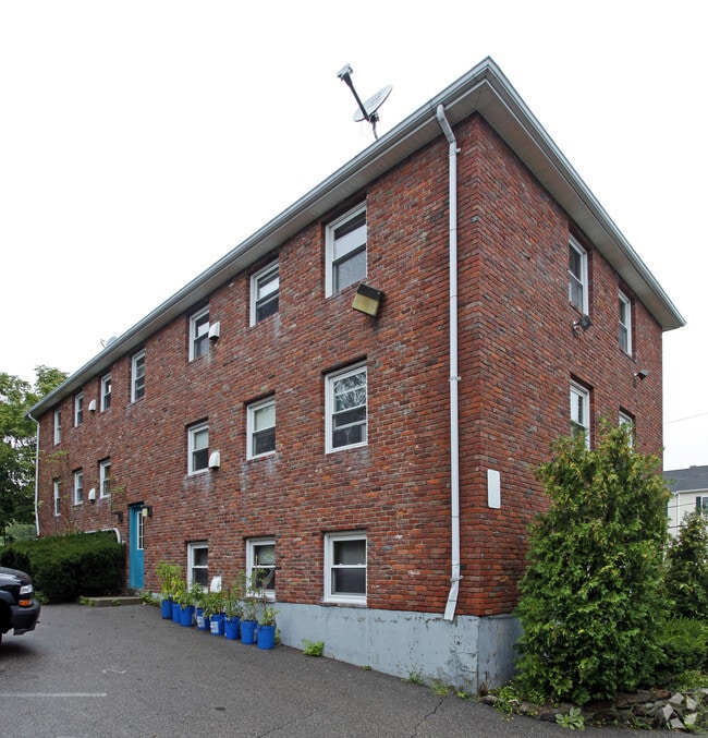 Building Photo - 30 Parker St