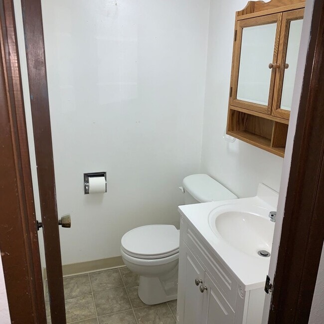 Building Photo - 919 S Garden Dr