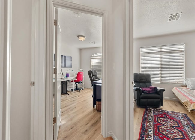 Building Photo - Your Perfect Hurricane Getaway Awaits!