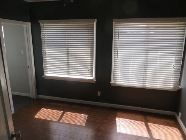 Building Photo - Country Home, 4BR+ Den/2BA, Blt 1960’s - L...