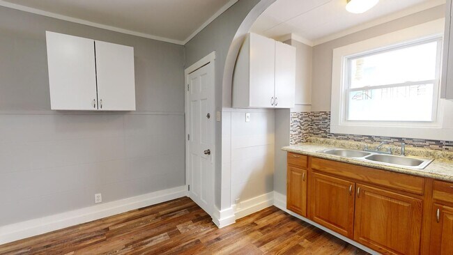 Building Photo - 3523 Walton Ave