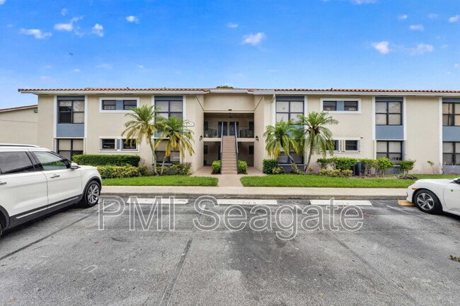 Building Photo - 1543 Lake Crystal Dr