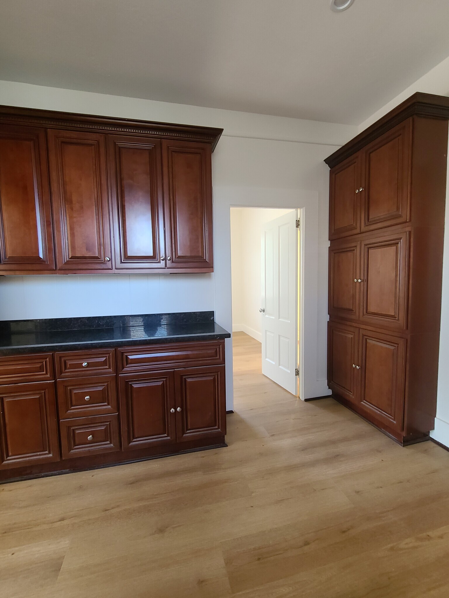 Kitchen - 750 Laurel Ave