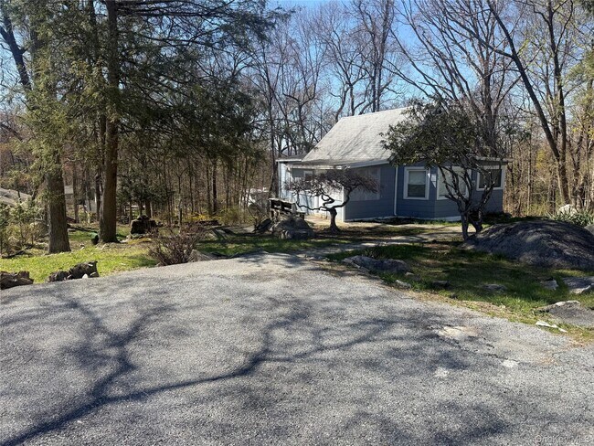 Building Photo - 26 Forest Ln