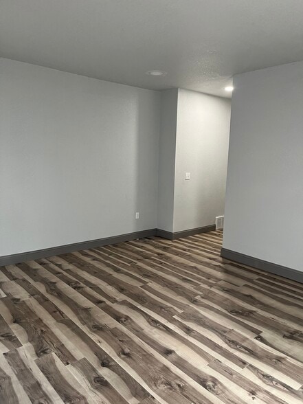 Living room - 216 N Sheridan St