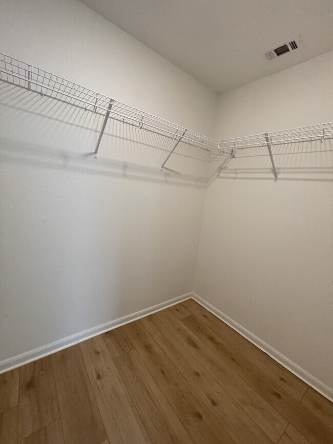 Building Photo - 10829 Emerick St