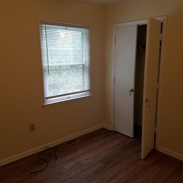 Bdrm 3 - 1240 Louise Ave