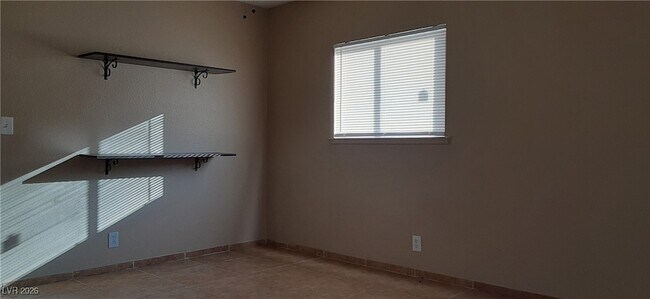 Building Photo - 1424 Patriot St