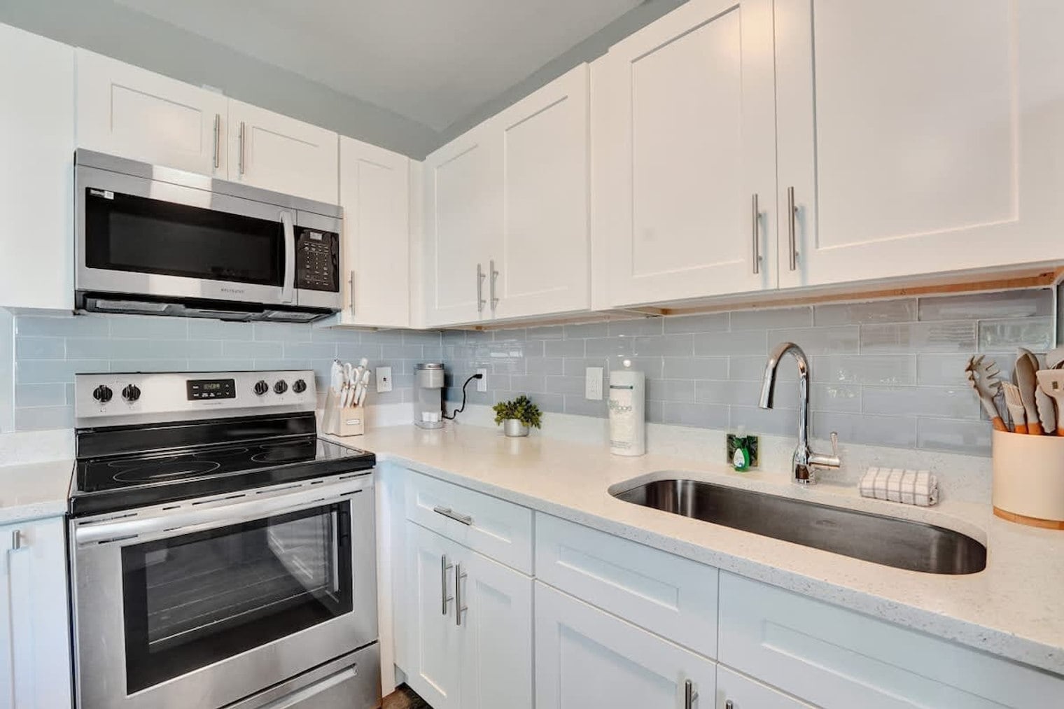 Building Photo - 3204 NE 9th St