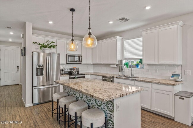 Building Photo - 17809 W Country Club Terrace