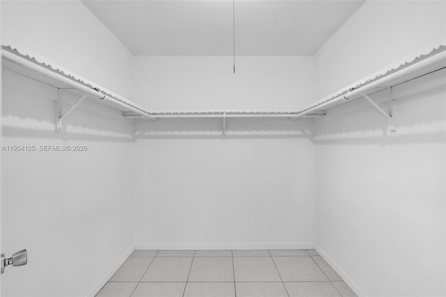 Building Photo - 4700 NE 21st Ave