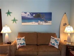 Building Photo - 315 Van Buren St