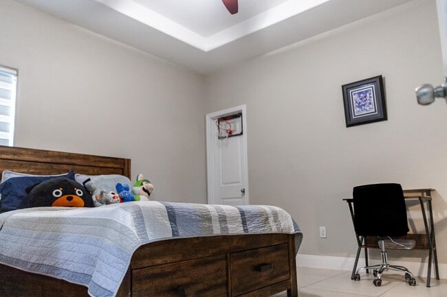 Building Photo - 7404 Thomas Harris Dr