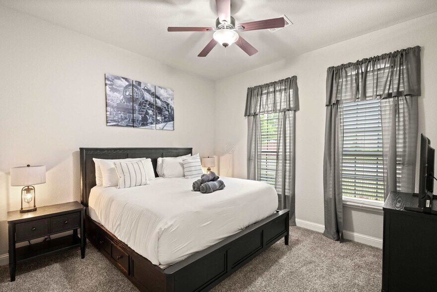 Building Photo - 206 S Meadow Dr