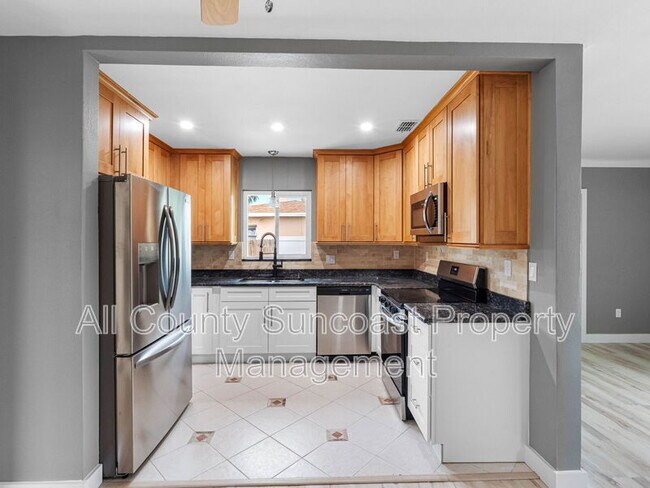 Building Photo - 540 80th Ave