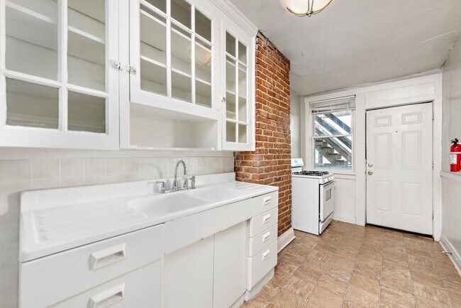 Building Photo - WALLACE