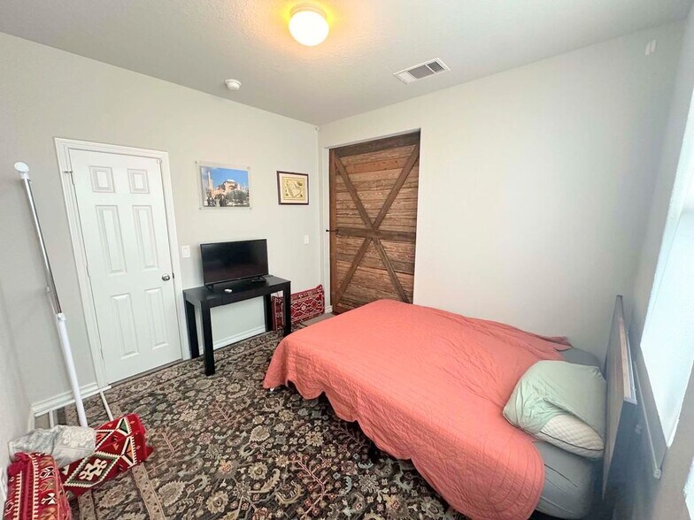 Building Photo - 6619 Freedom Hills