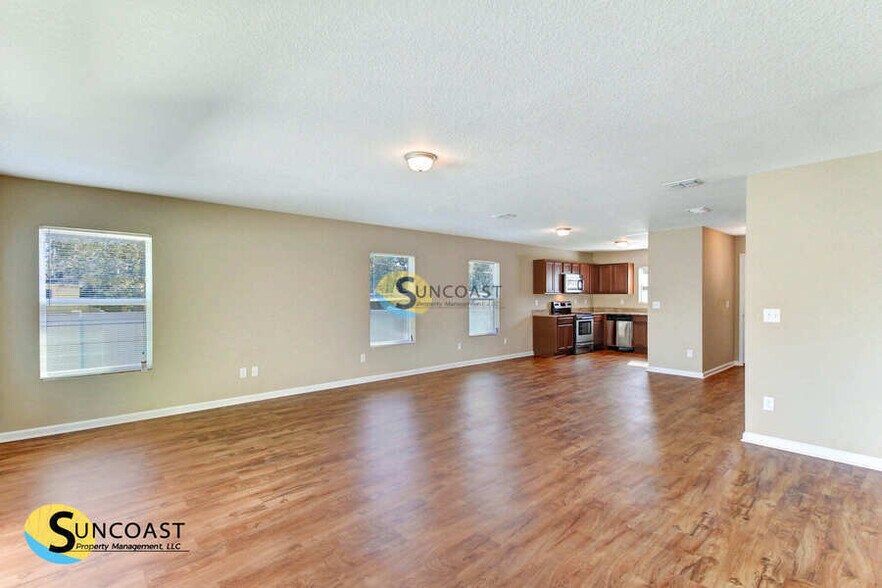 Building Photo - 4525 Glendas Meadow Dr