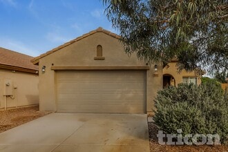 Building Photo - 886 W Desert Hills Dr