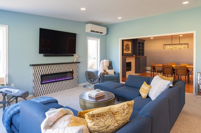 Building Photo - Stunning 4-Bed/3-Bath Home in Doylestown Township. Available Late August!