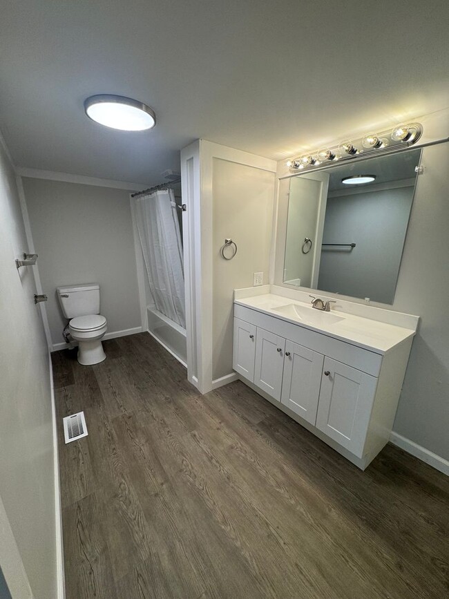 Building Photo - Small 2-Bed Home on E Horton – Simple & Affordable