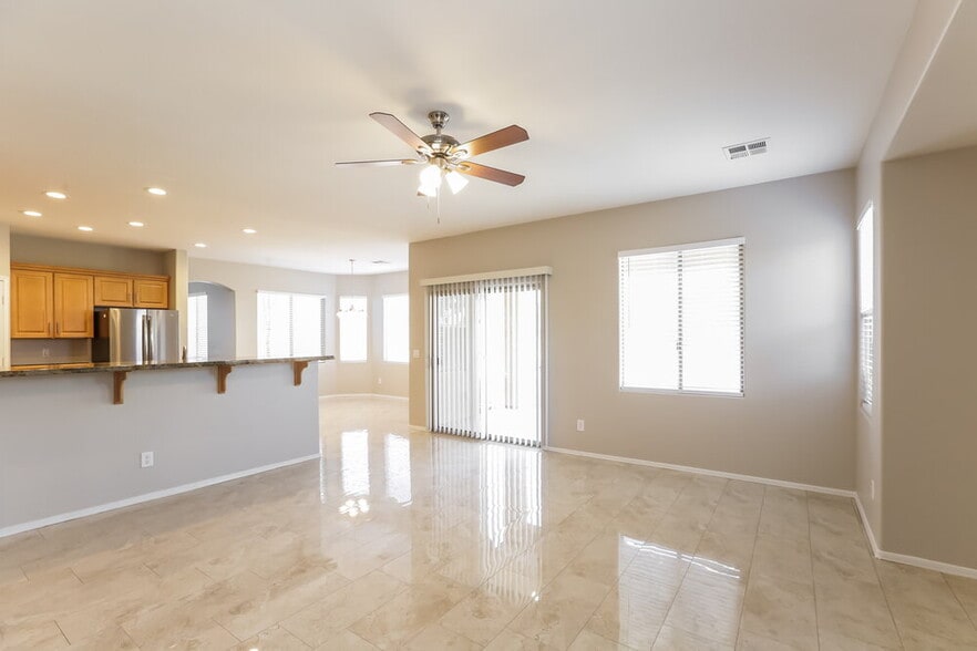 Building Photo - 7504 S 45th Dr