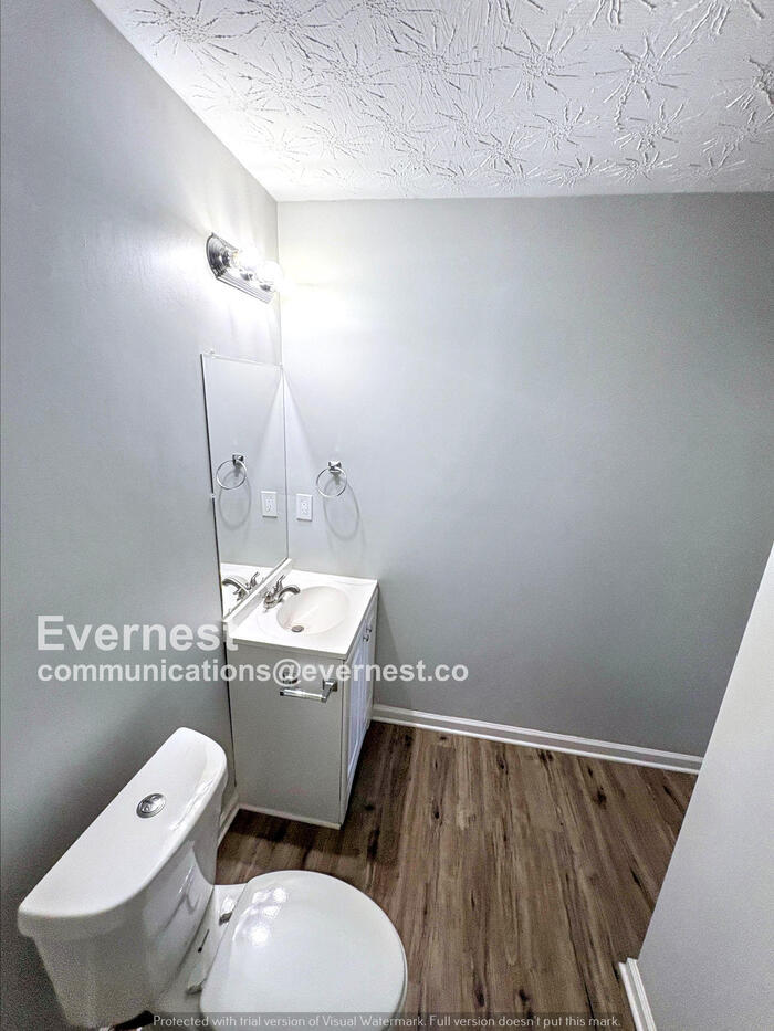 Building Photo - 1997 Oak Terrace Dr SE