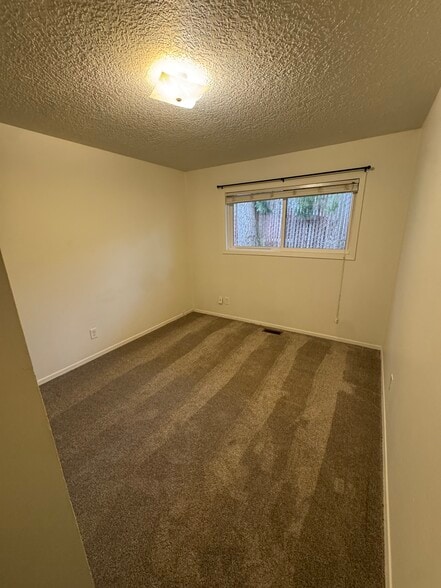 Building Photo - 9621 SE 41st Ave