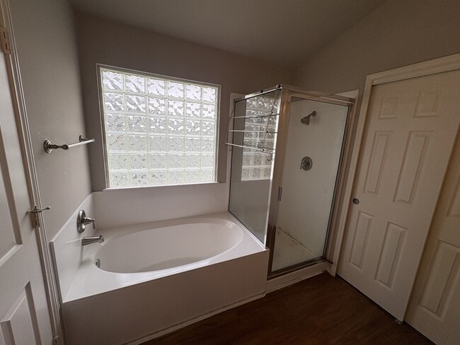 Building Photo - 4631 Mather