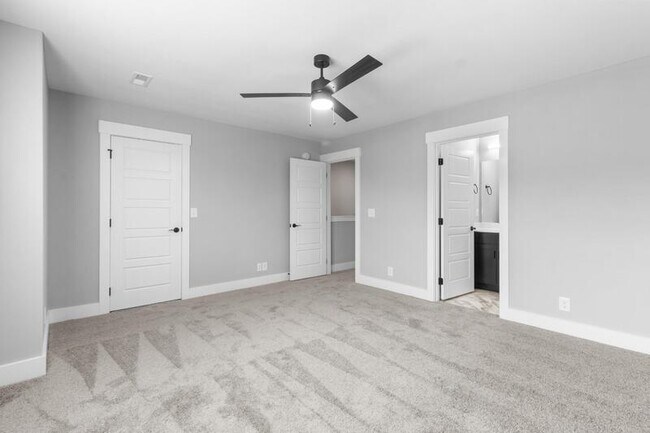 Building Photo - 303 Jonathan Wade Cir