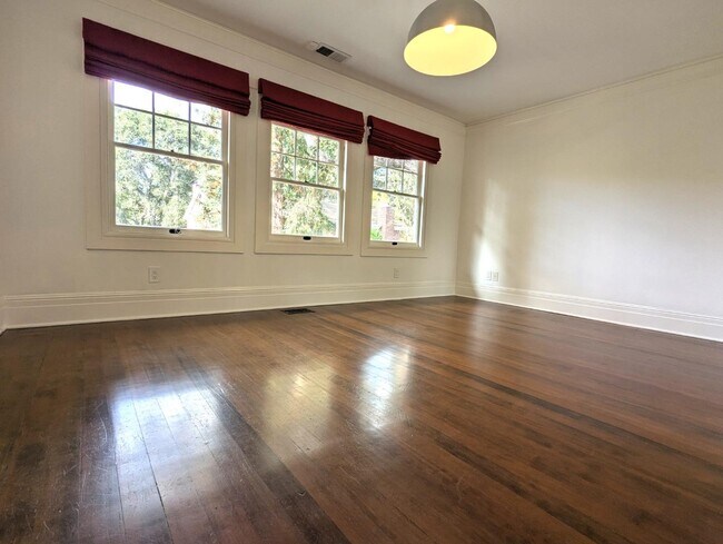 Building Photo - 1400 Cowper St