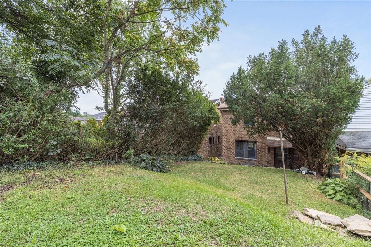 Building Photo - 3033 Brentwood Ave