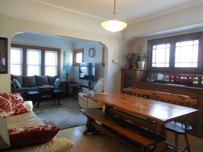 Building Photo - 5923